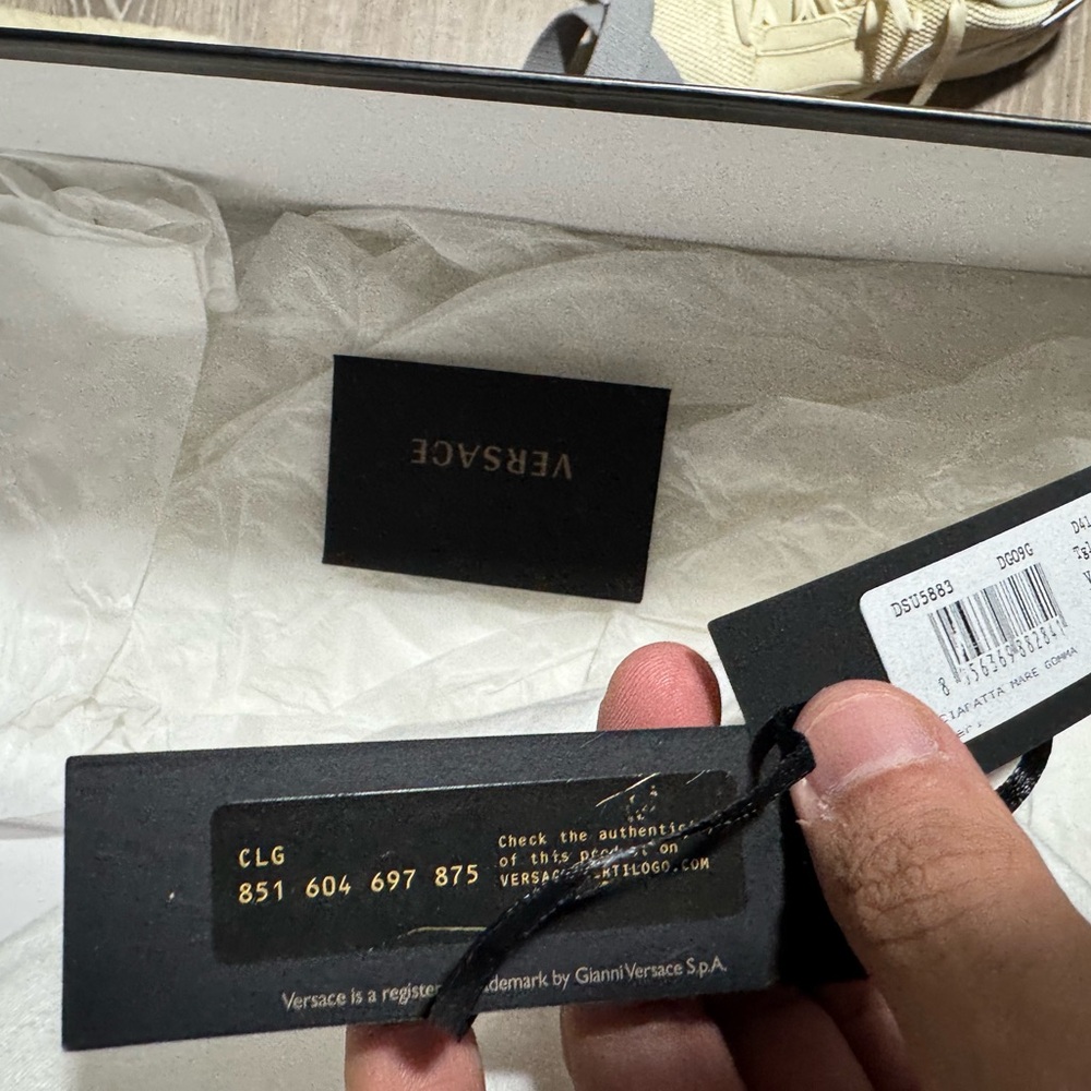 Versace slides. Sz 44. Like a 10-10.5. With box and tags - Picture 5 of 9